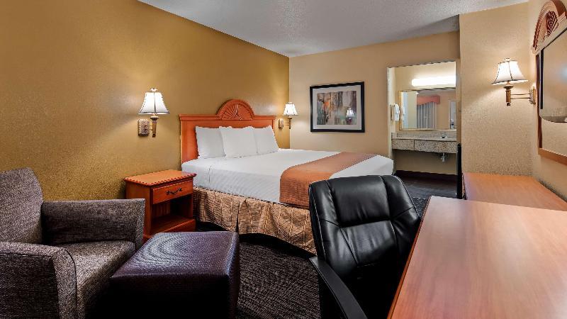 Quality Inn & Suites Dallas-Cityplace Exterior photo